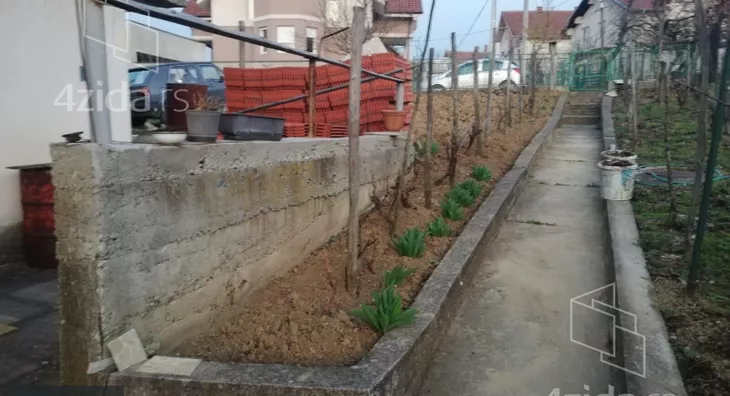 Građevinsko zemljište | 4zida