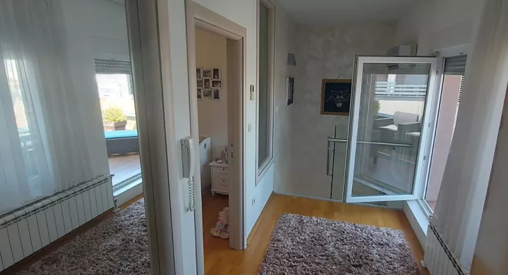 Četvoroiposoban stan | 4zida