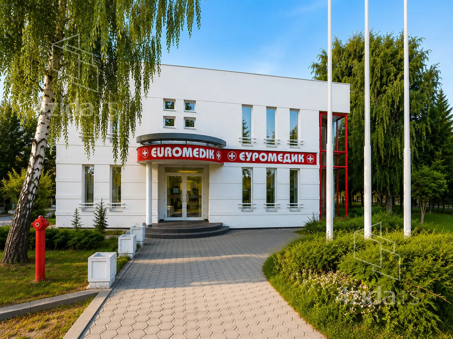 Poslovna zgrada | 4zida