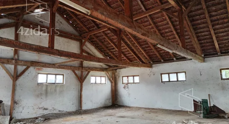 Poslovna zgrada | 4zida