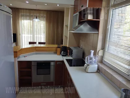 DEDINJE BELI DVOR | 4zida.rs