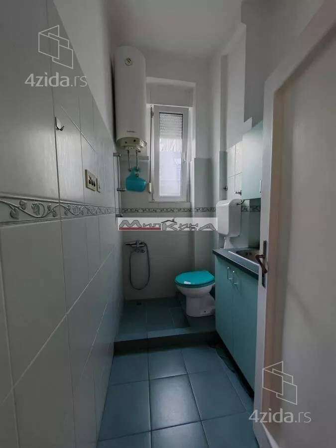 Četvoroiposoban stan | 4zida