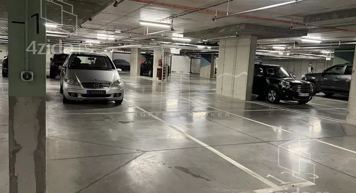 Garaža | 4zida