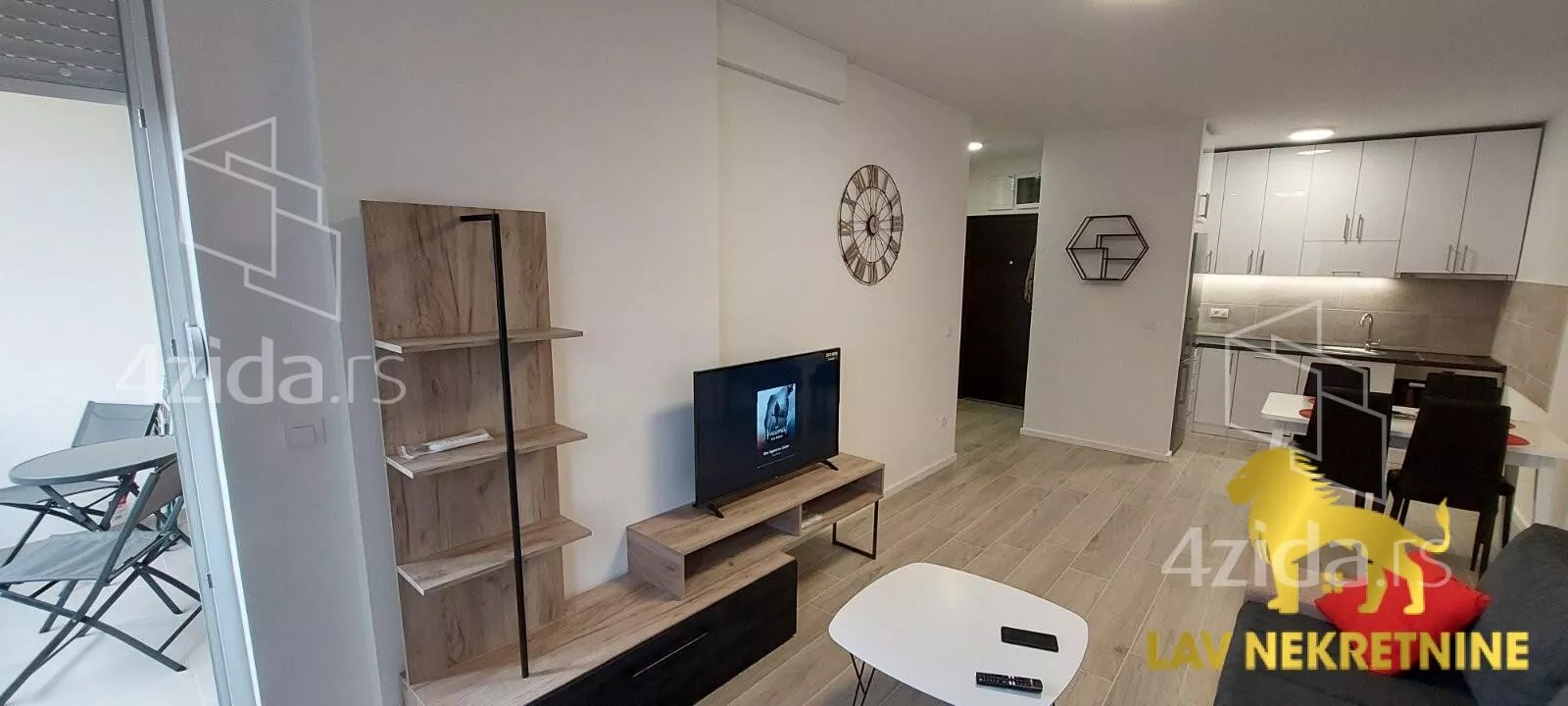 Jednoiposoban stan | 4zida