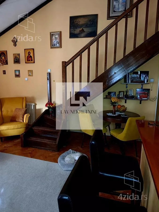 Troiposoban stan | 4zida