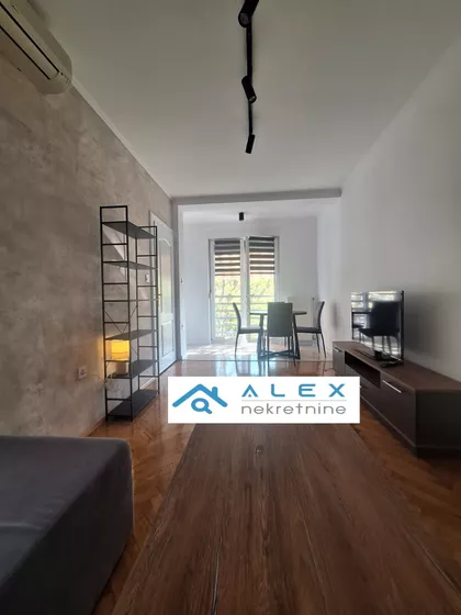 Jovana Hranilovića | 4zida.rs