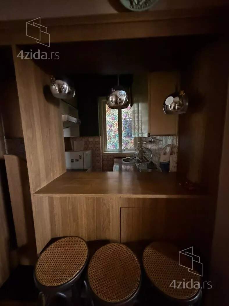 Četvoroiposoban stan | 4zida