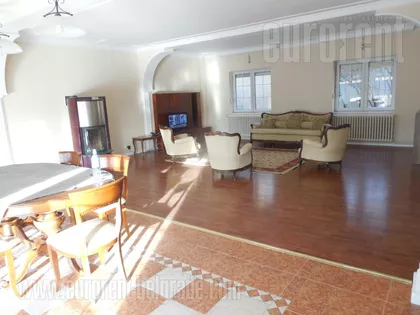 DEDINJE BELI DVOR | 4zida.rs