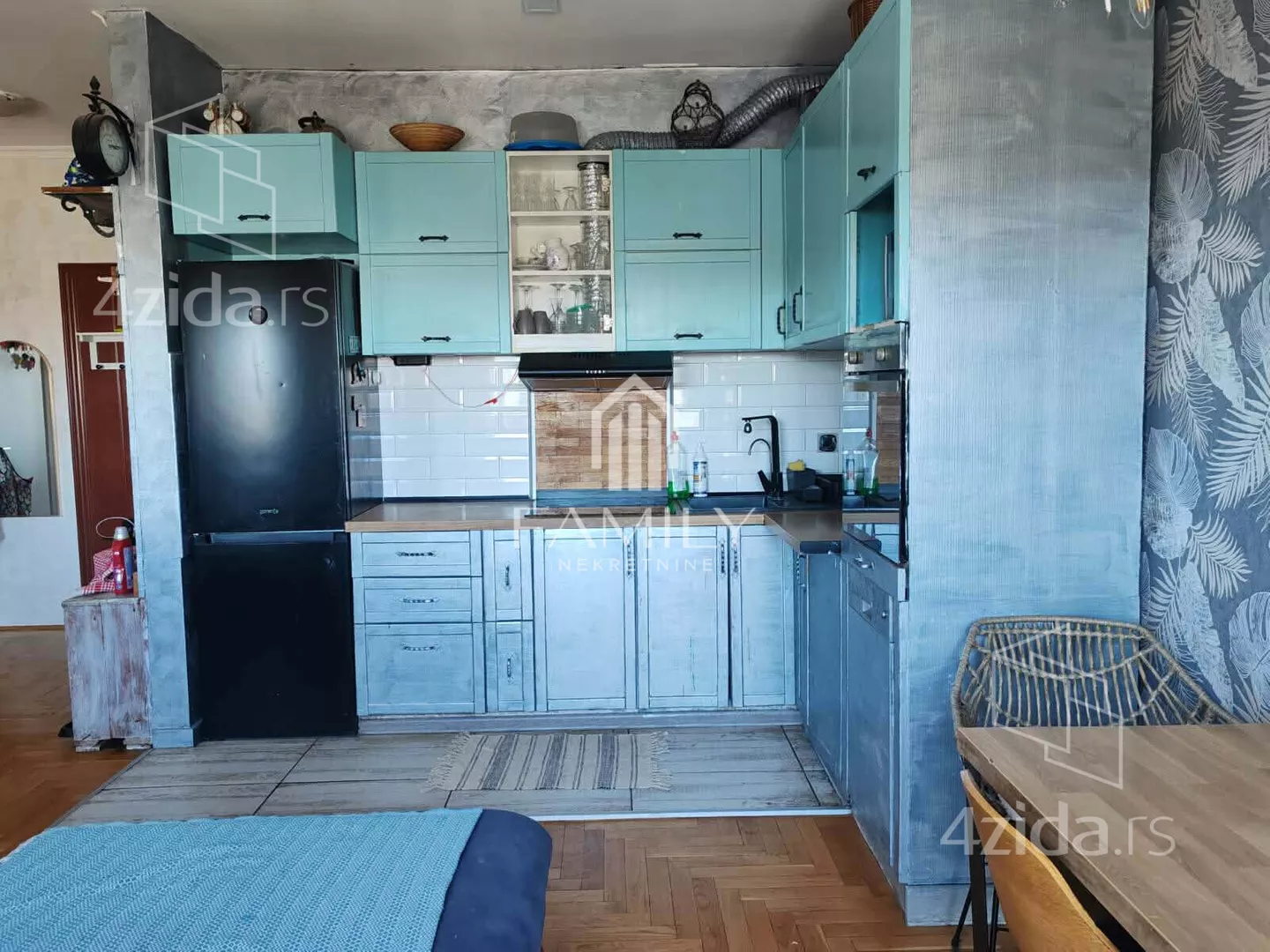 Troiposoban stan | 4zida