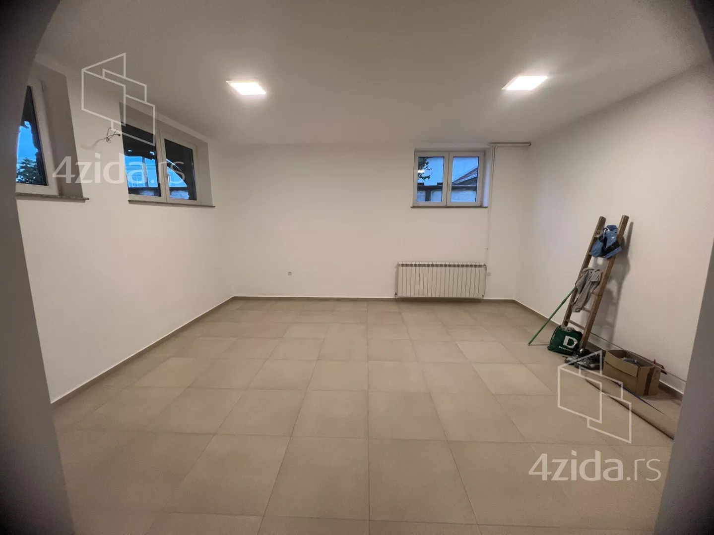 Poslovni prostor | 4zida