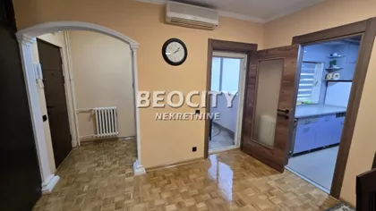 Ismeta Mujezinovića | 4zida.rs