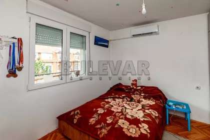 Radnih brigada | 4zida.rs