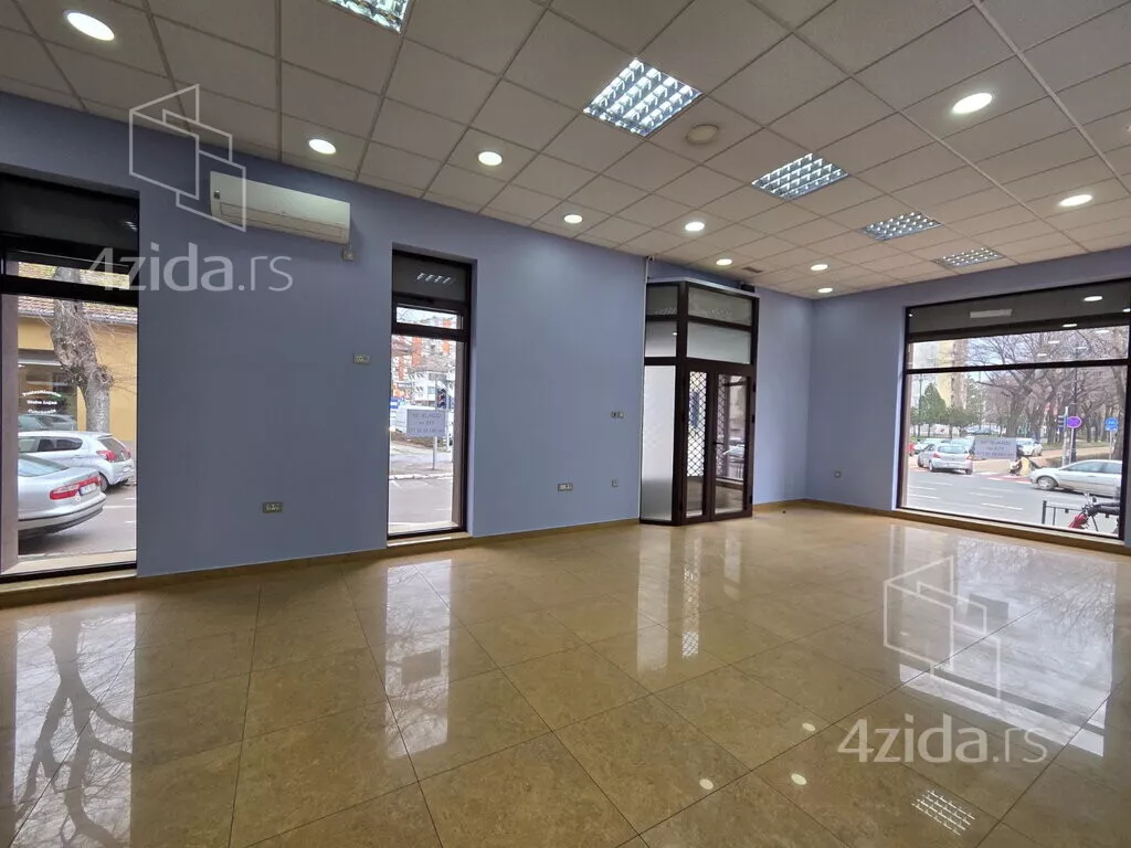 Poslovni prostor | 4zida