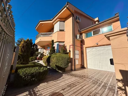 Adamovićevo Naselje | 4zida.rs