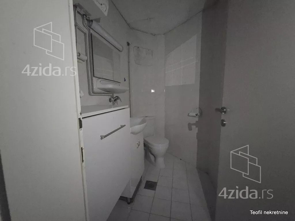 Lokal | 4zida