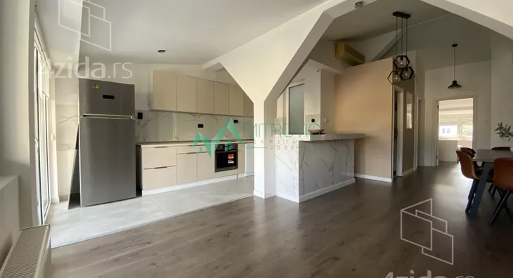 Četvoroiposoban stan | 4zida