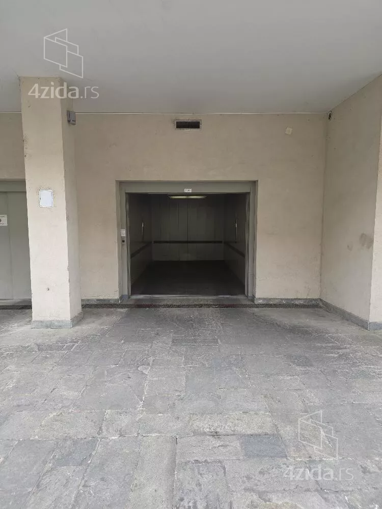 Garaža | 4zida