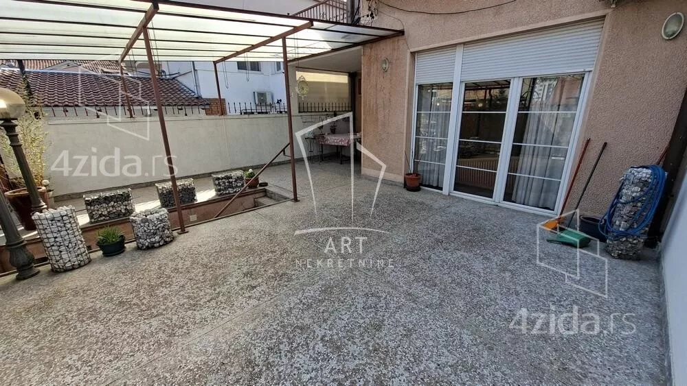 3-etažna kuća | 4zida