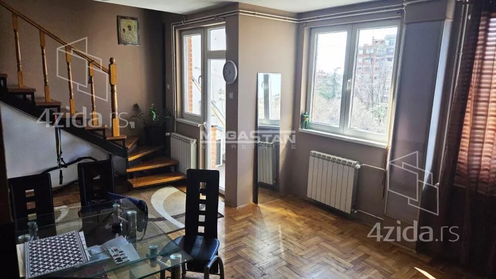 Troiposoban stan | 4zida