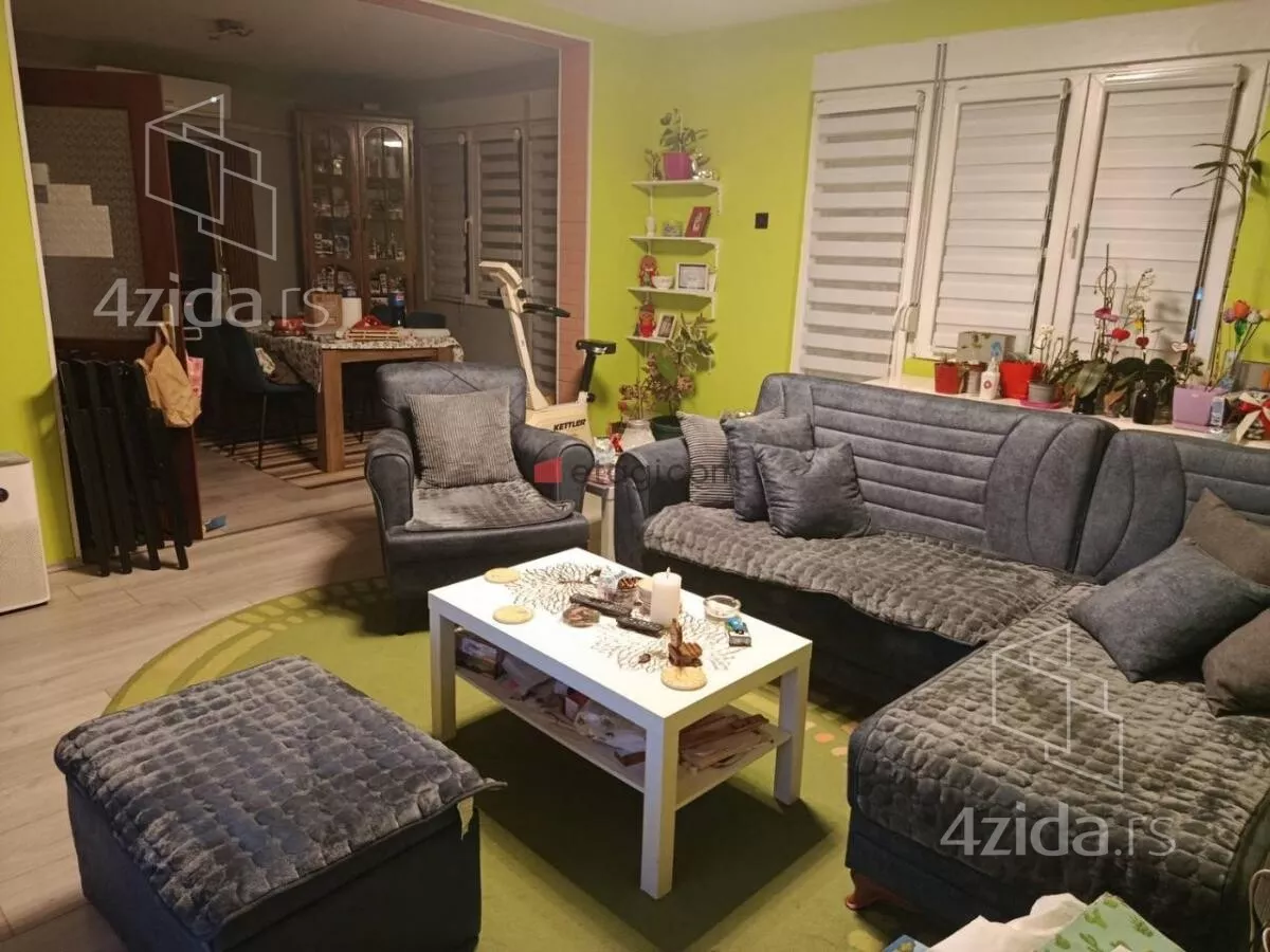 Troiposoban stan | 4zida