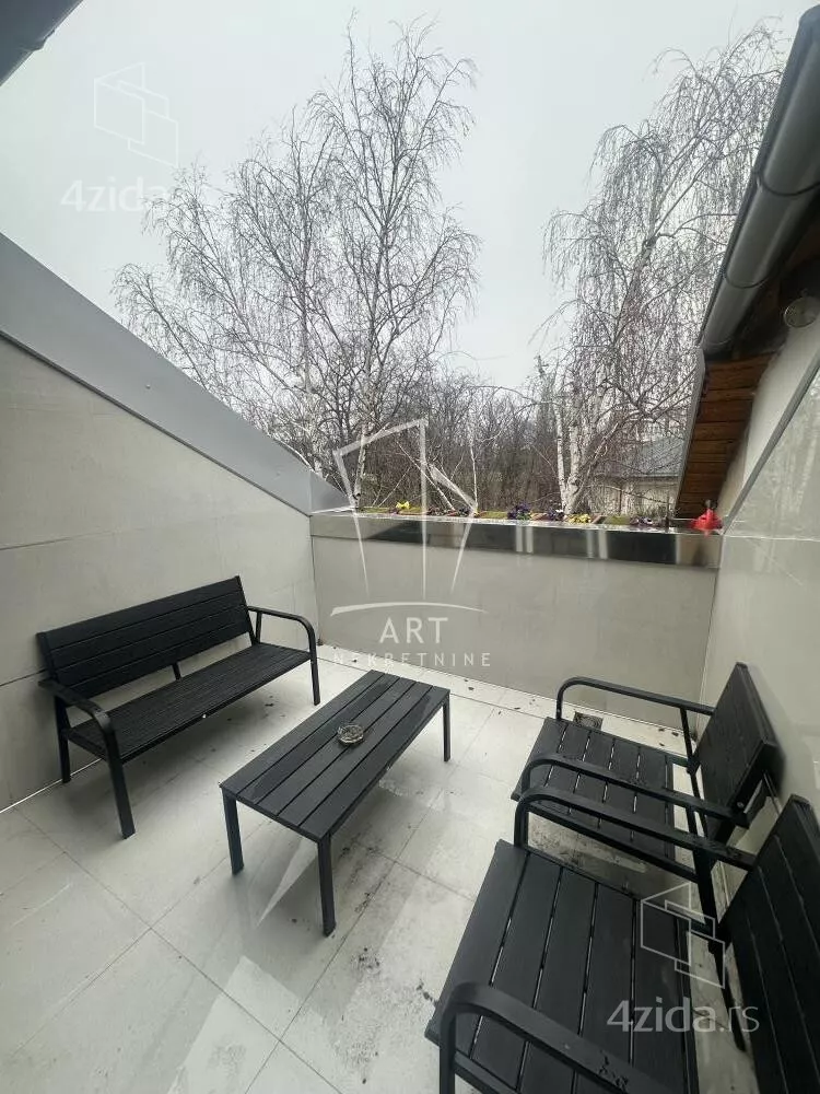 Petosoban stan | 4zida