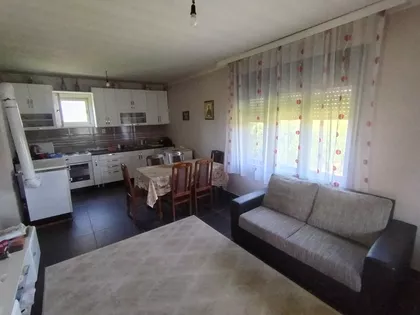 Izvorska 9 | 4zida.rs