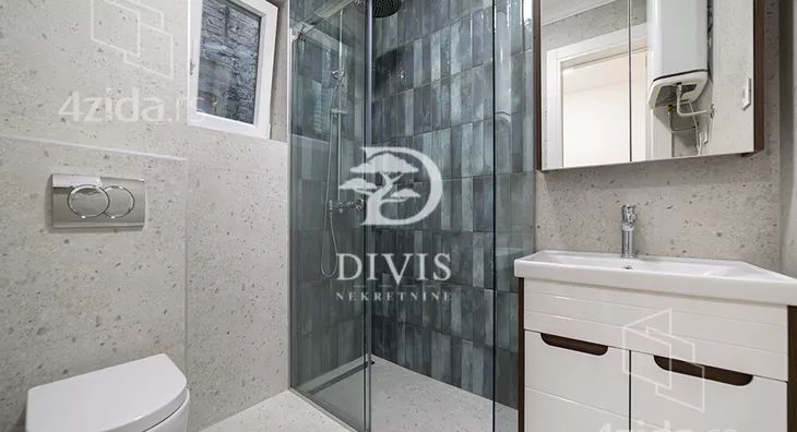 Četvoroiposoban stan | 4zida