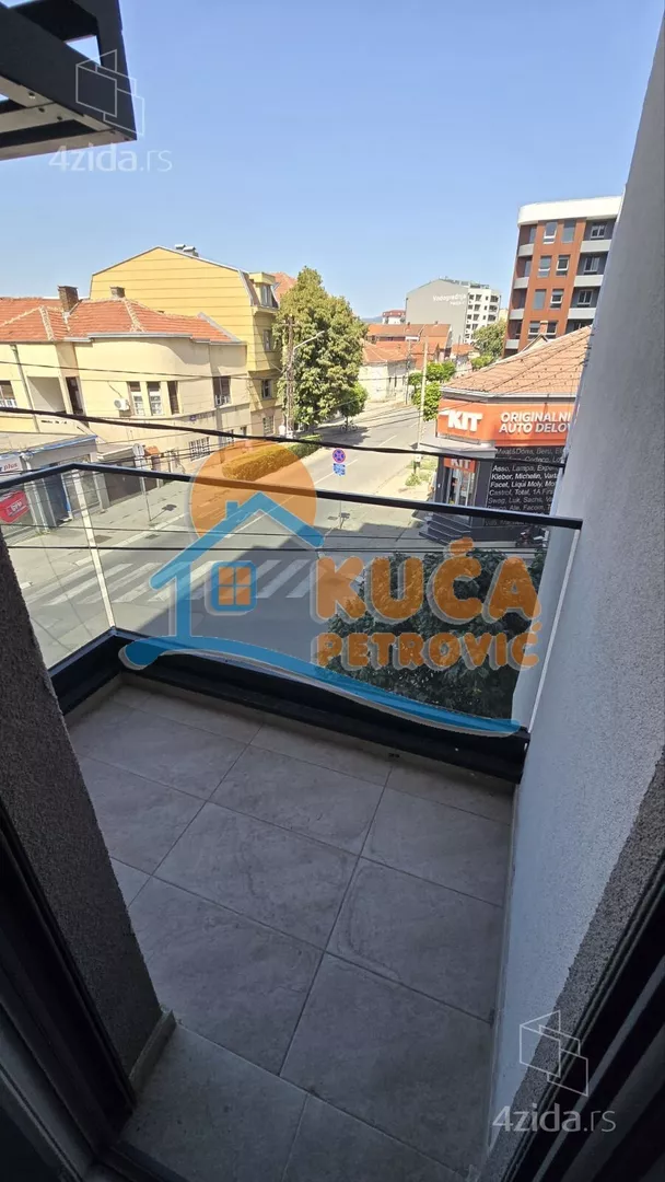 Dvoiposoban stan | 4zida