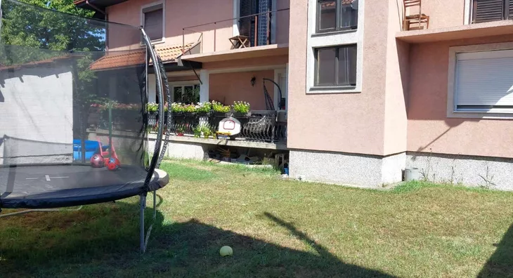 3-etažna kuća na prodaju, Lazarica, 200.000€, 250m² - stampaj