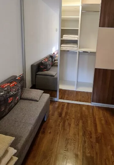 Niška | 4zida.rs