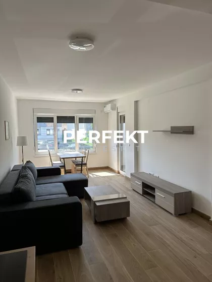 Stevica Jovanović | 4zida.rs