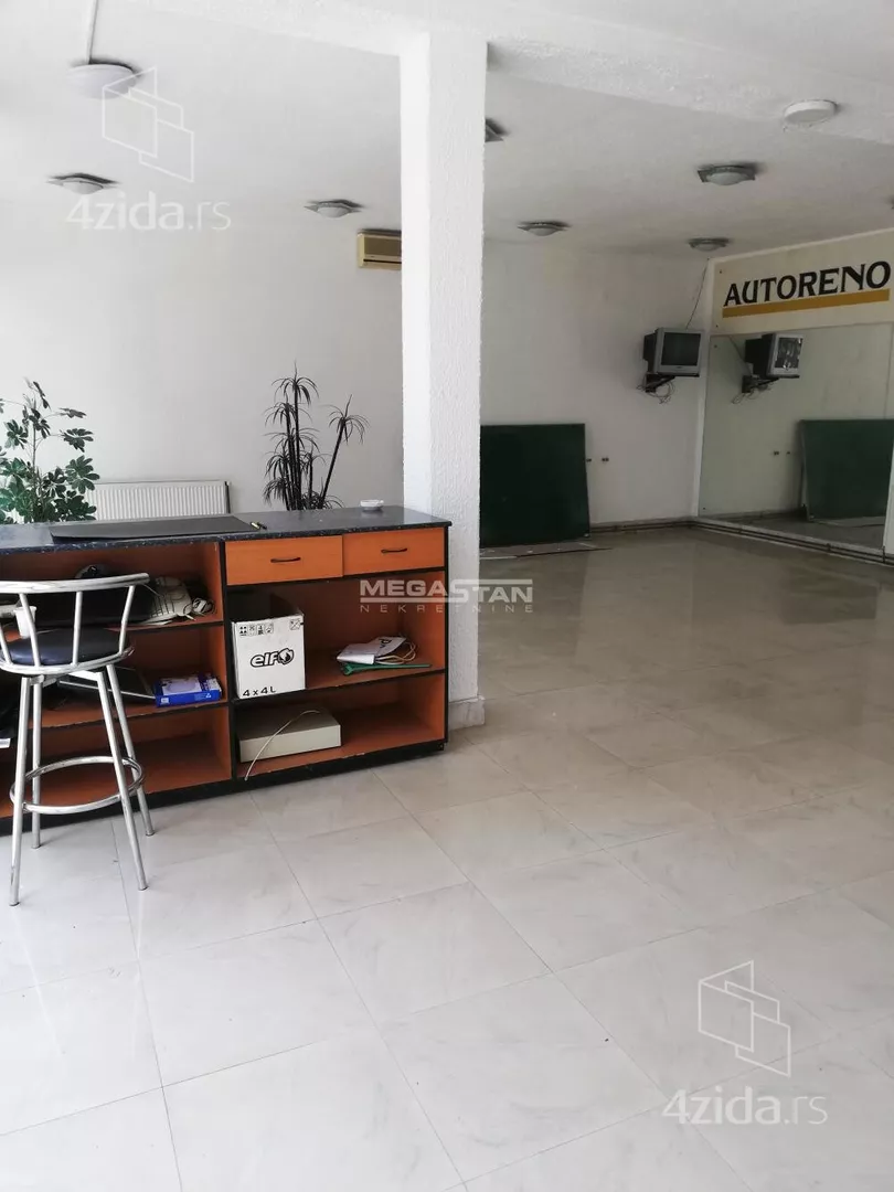 Poslovna zgrada | 4zida