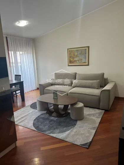 Jovana Ćirilova | 4zida.rs