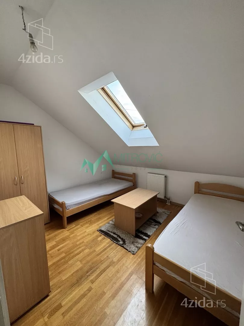 Petosoban stan | 4zida