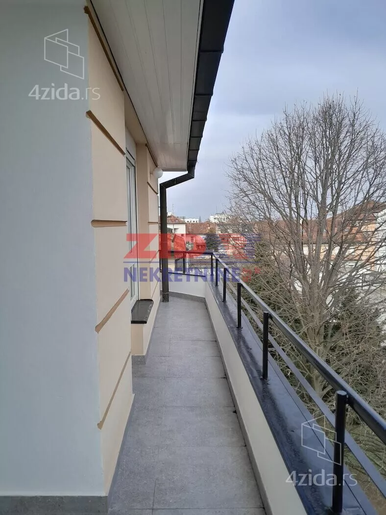 Četvoroiposoban stan | 4zida