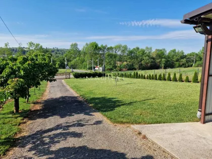 Mali Požarevac | 4zida.rs