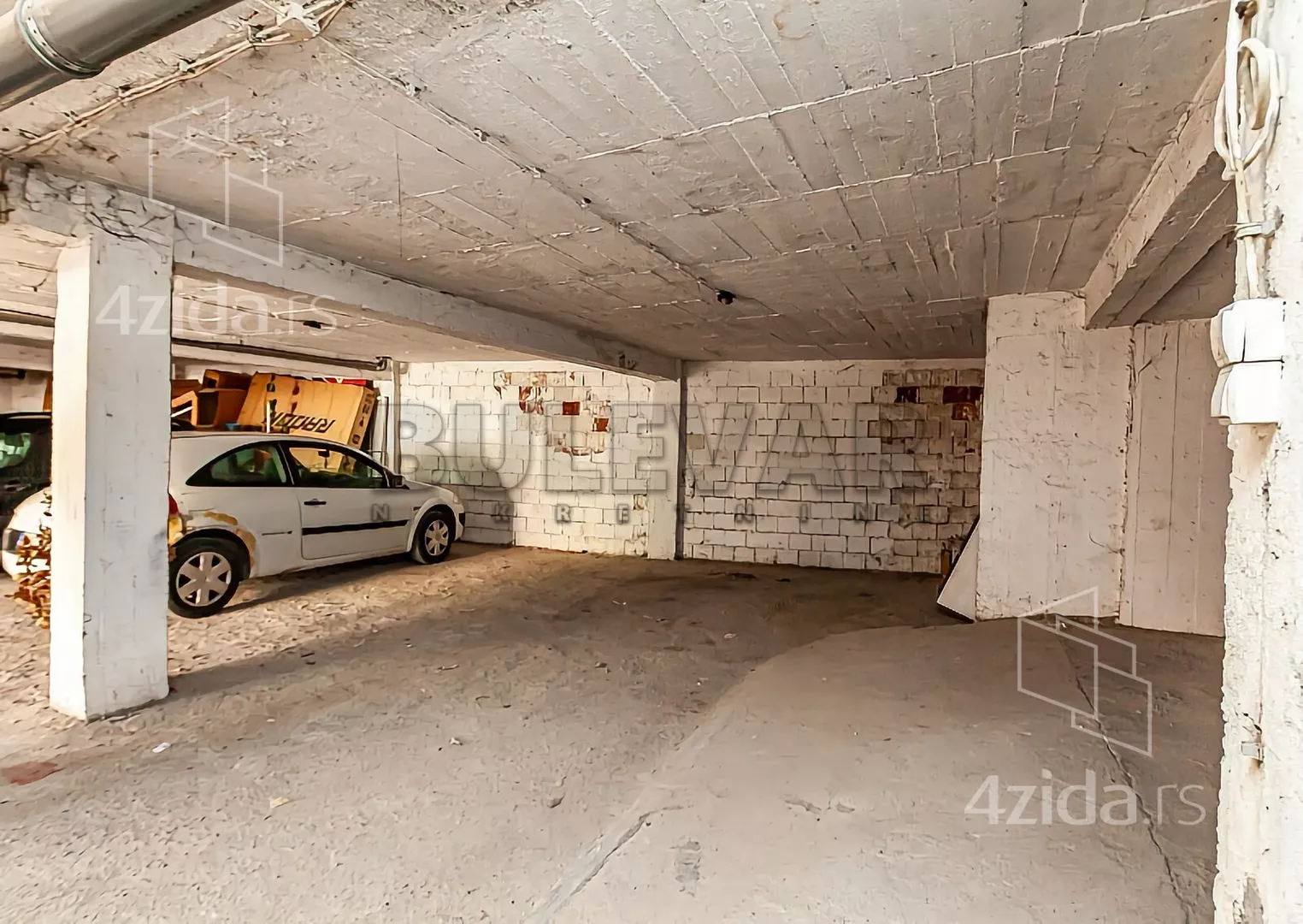 Garaža | 4zida