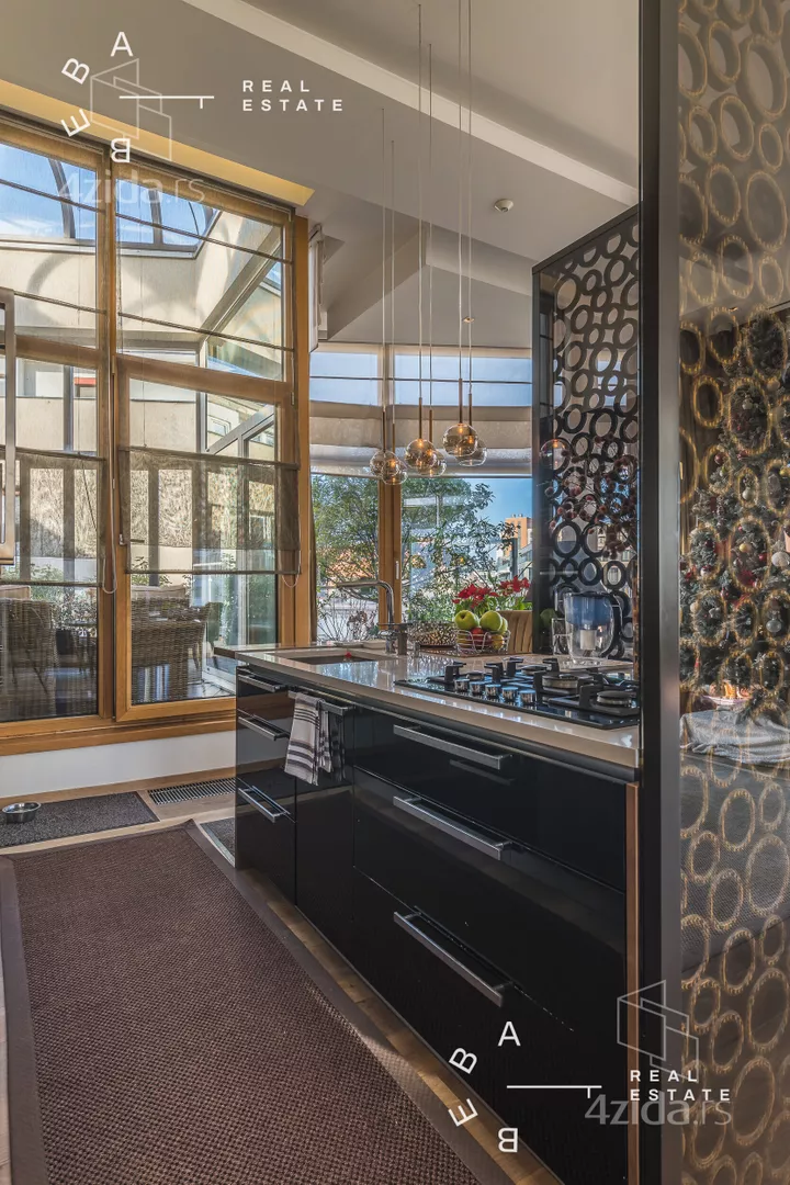 Petosoban stan | 4zida