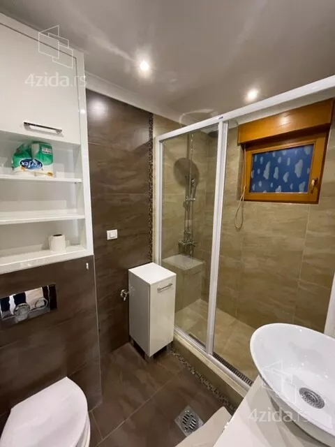 Troiposoban stan | 4zida