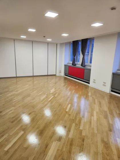 Francuska 6 | 4zida.rs