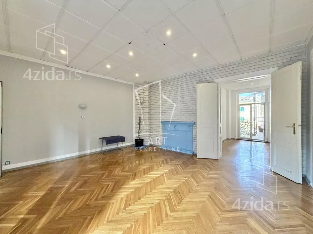 Četvoroiposoban stan | 4zida