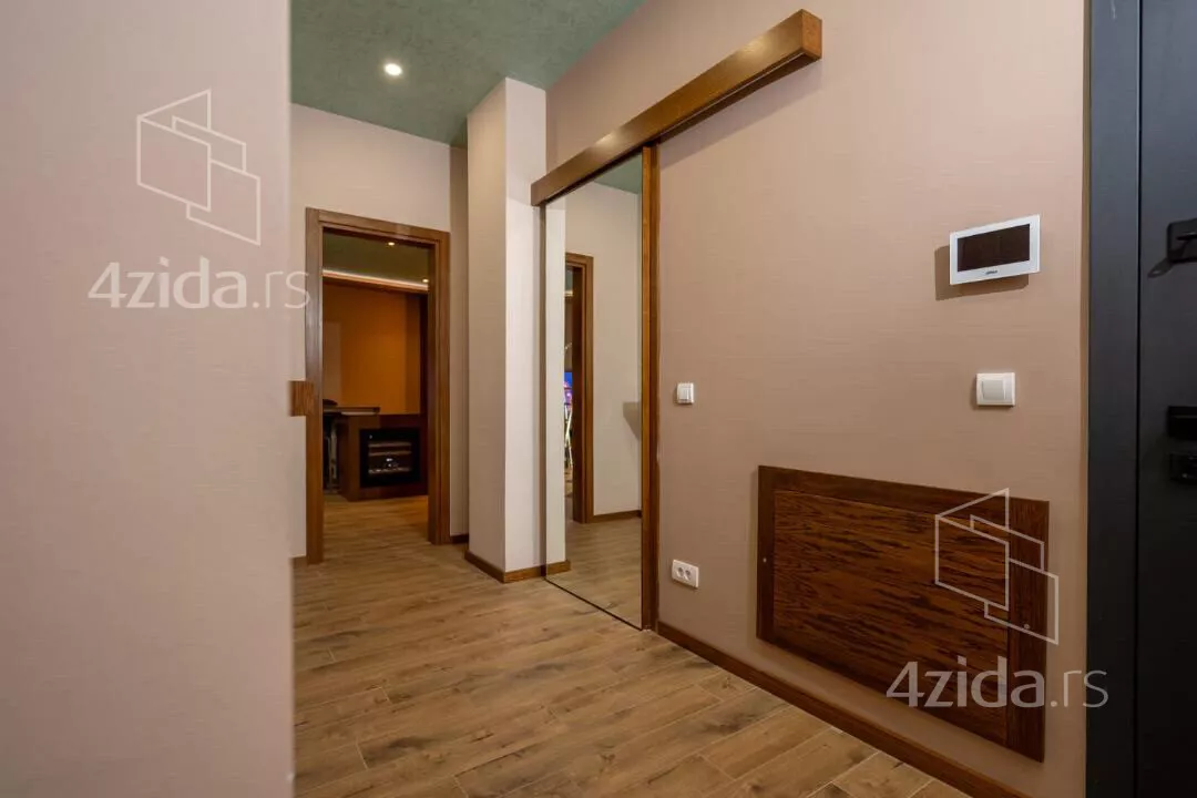 Troiposoban stan | 4zida