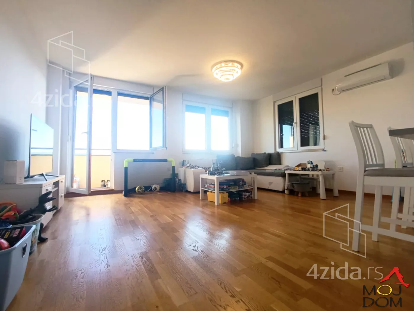 Dvoiposoban stan | 4zida