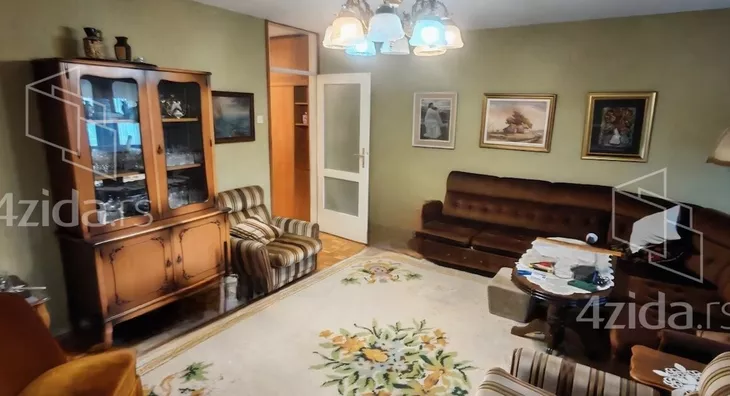 Troiposoban stan | 4zida