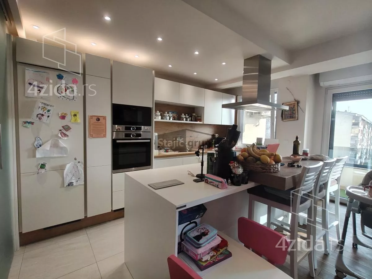 Dvoiposoban stan | 4zida