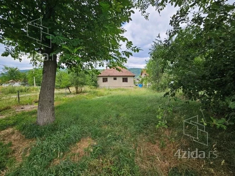 Plac | 4zida