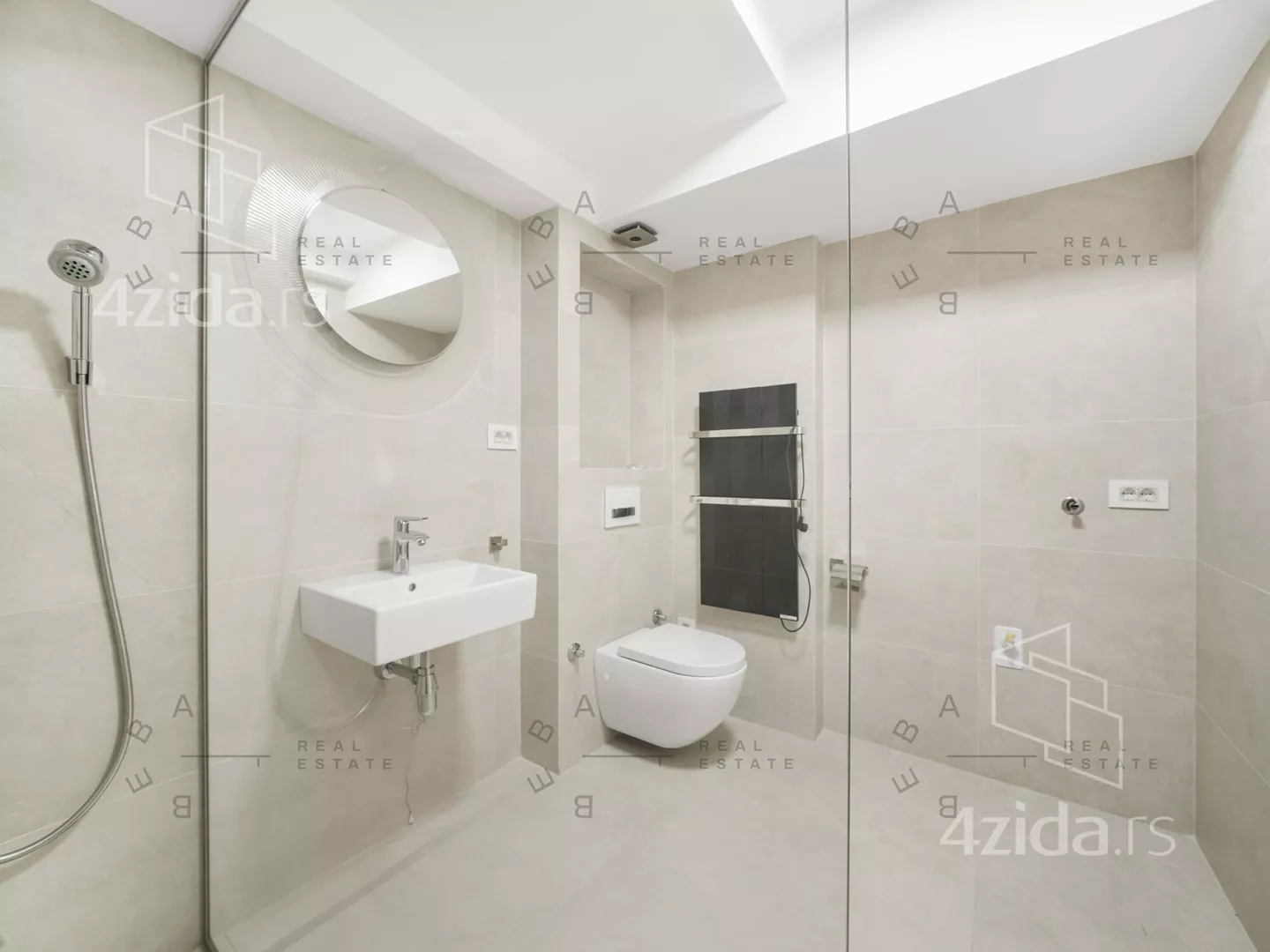 Petosoban stan | 4zida