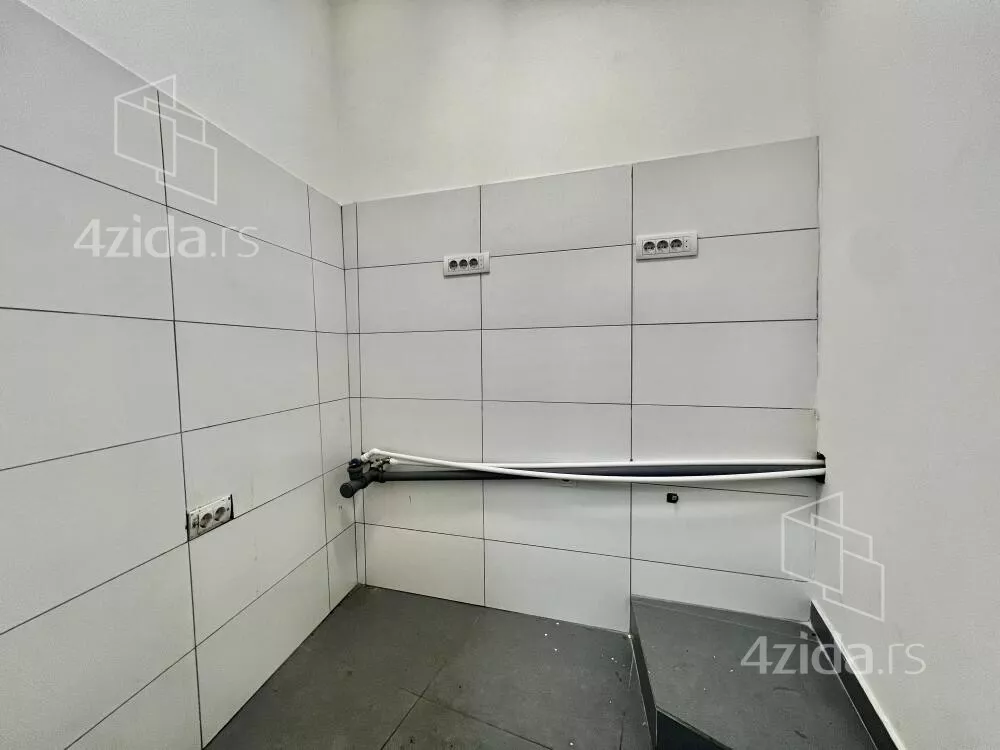 Lokal | 4zida