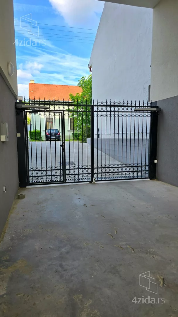 Parking | 4zida