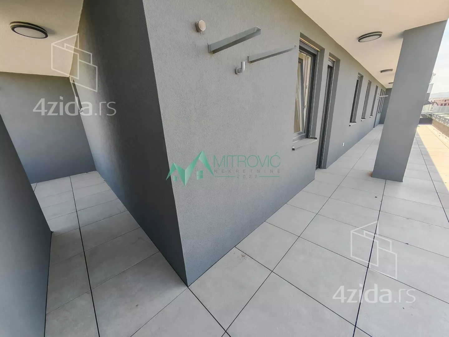 Troiposoban stan | 4zida